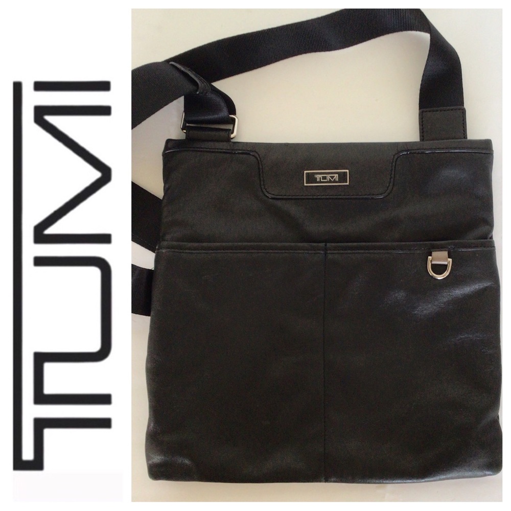 TUMI BLACK LEATHER VOYAGEUR CROSSBODY BAG